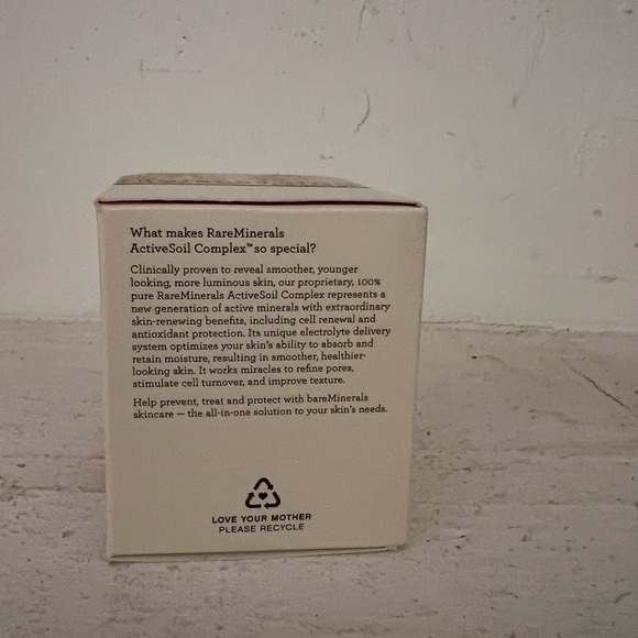 bareMinerals~Naturally Luminous Extra Firming Neck Cream~Rare Minerals 1.7oz~NEW - Picture 2 of 5